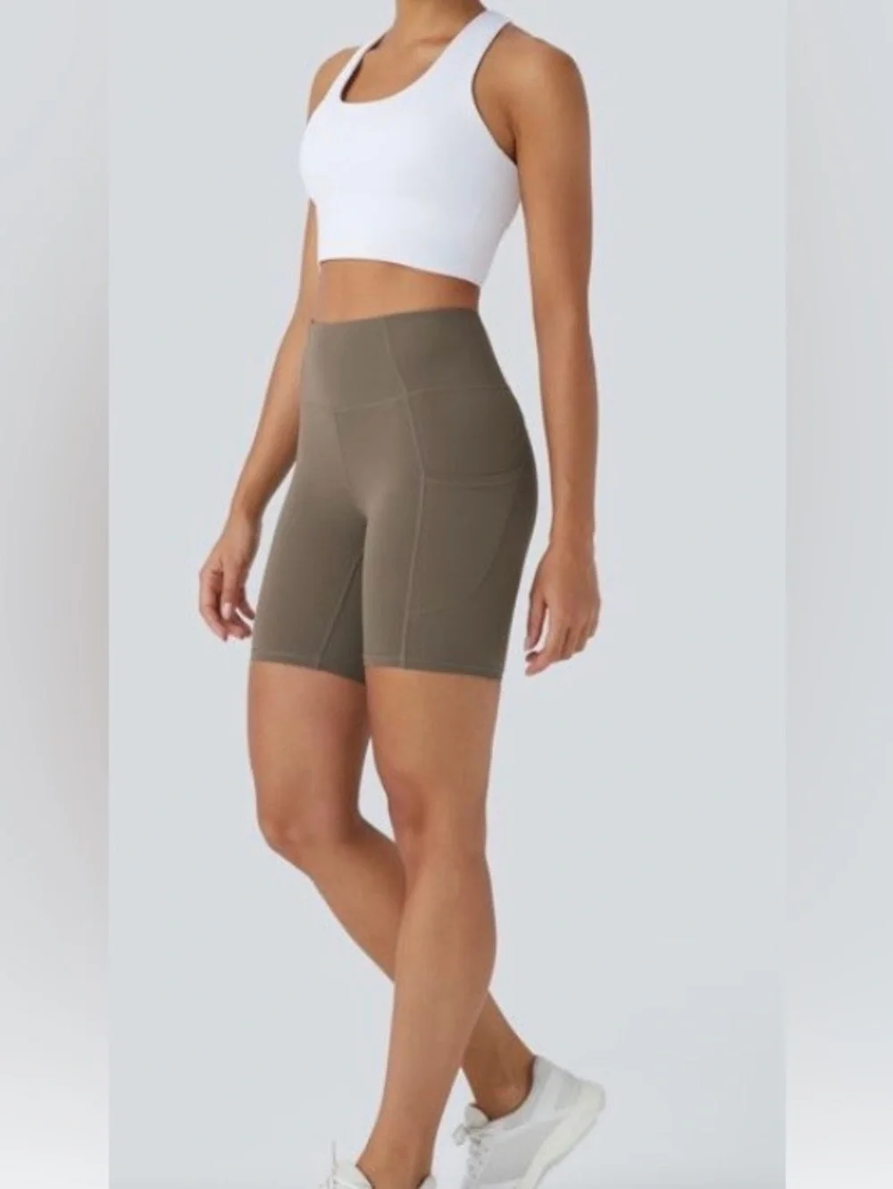 MEDIUM.    HALARA ULTRASCULPT TRAINING BIKER  SHORTS  6.5”